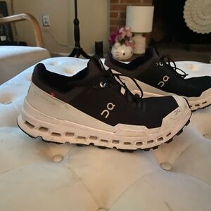 On Cloudultra Black and White 9.5